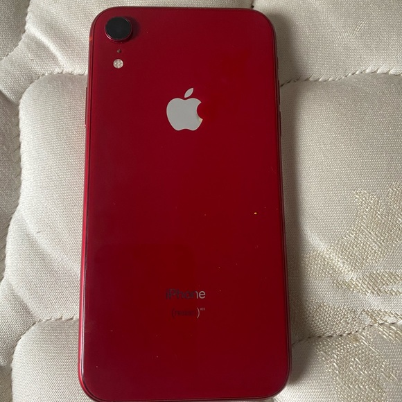 iPhone XR red 64GB - Picture 2 of 3
